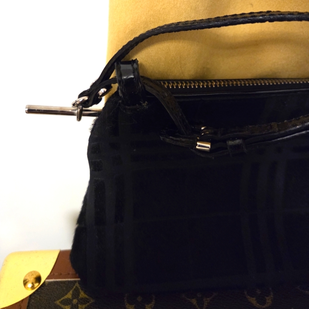 Burberry, Pony Hair, Patent Leather, Wristlet Clutch.😍 - Picture 4 of 12